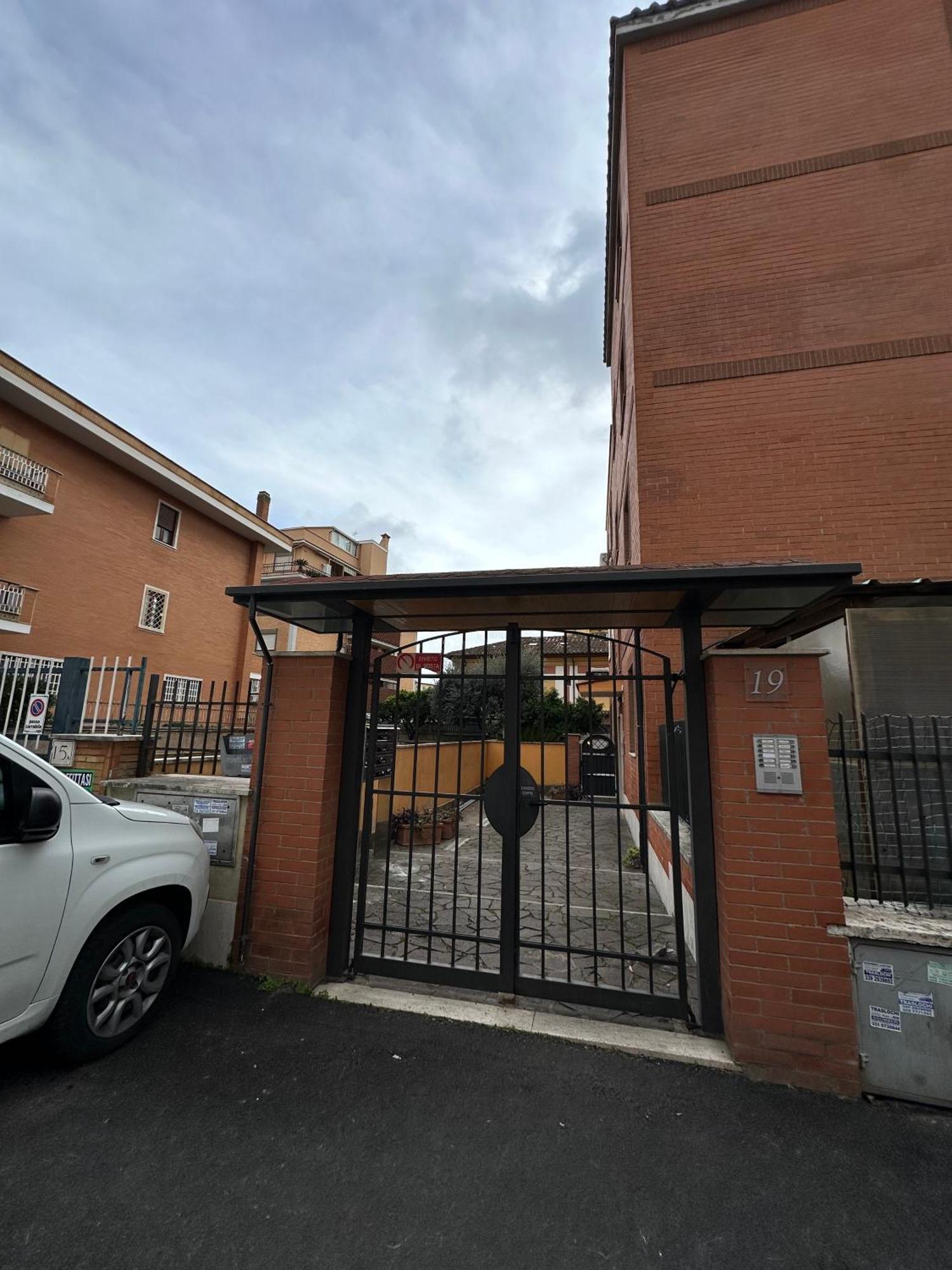 Il Nido Di Roma - Ospedale Gemelli & Garden Apartment ภายนอก รูปภาพ